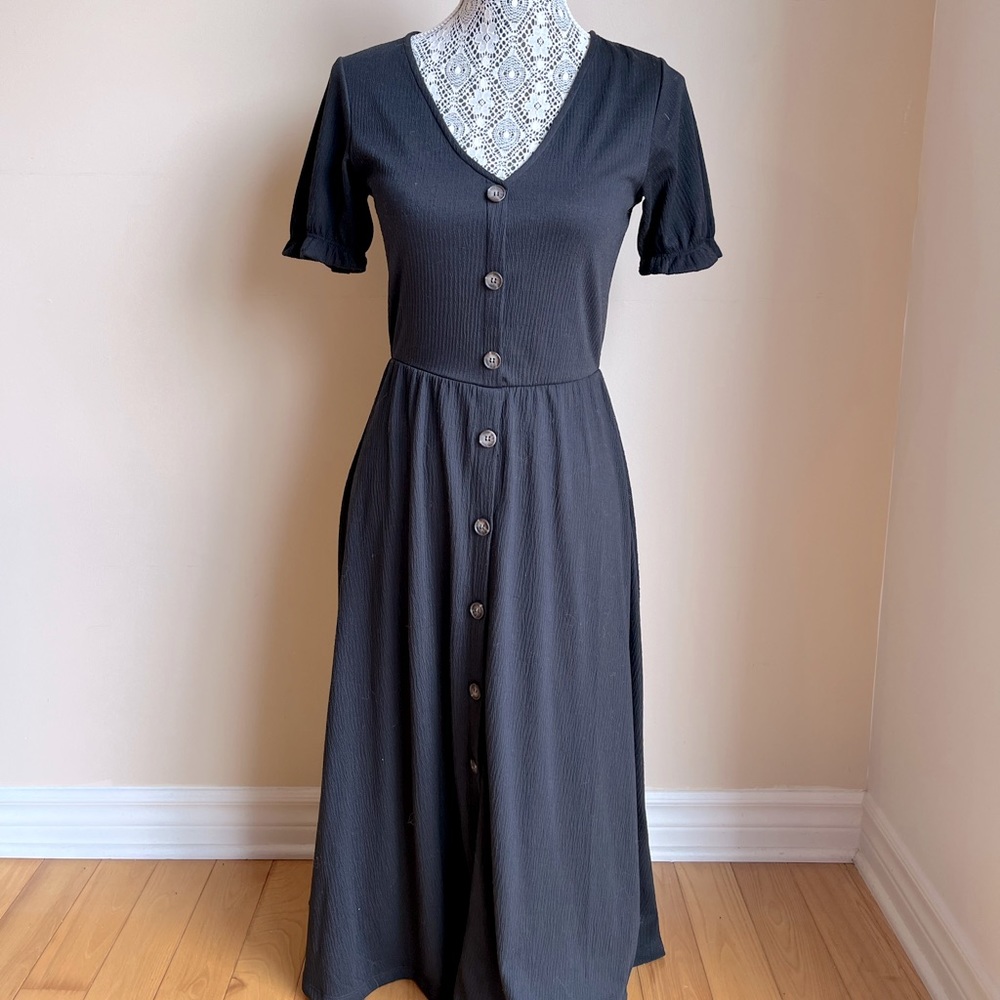 Divided by H&M buttoned down black dress